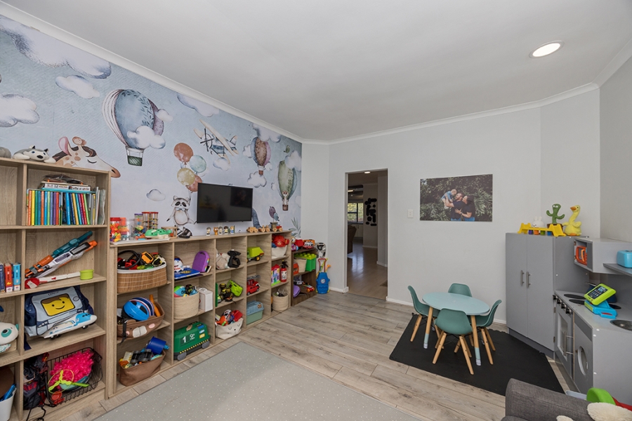 7 Bedroom Property for Sale in Sonstraal Western Cape